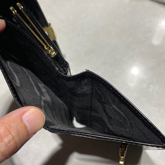 Ferragamo Continental wallet with Gancini clasp Patent Leather calfskin Black ⭐️ - Picture 5 of 17